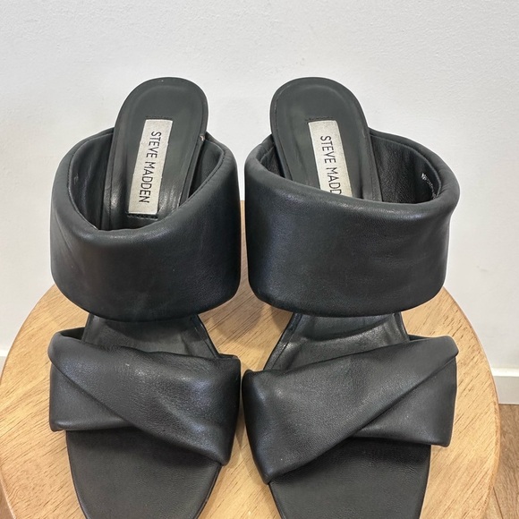 Steve Madden Black and Tan Mules with Chunky Heel - Size 7.5 - Picture 10 of 11